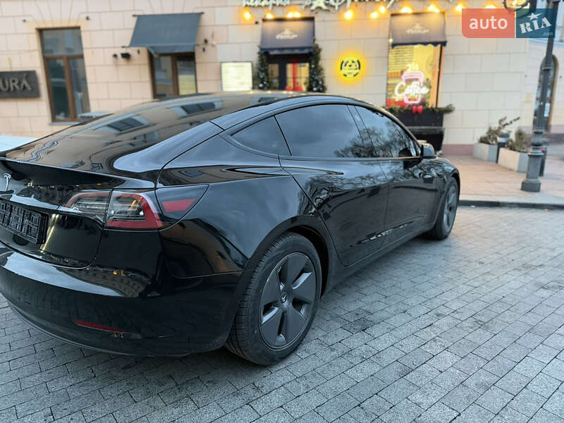 Седан Tesla Model 3 2023 в Одессе