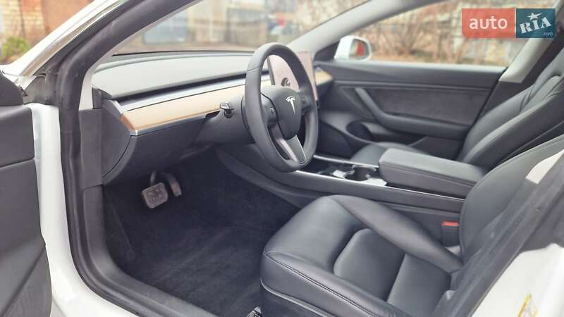 Седан Tesla Model 3 2020 в Киеве фото 15 Седан Tesla Model 3 2020 в Киеве
