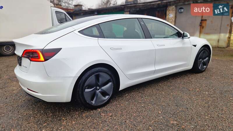 Седан Tesla Model 3 2020 в Киеве фото 29 Седан Tesla Model 3 2020 в Киеве