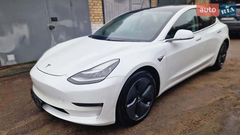 Седан Tesla Model 3 2020 в Киеве фото 4 Седан Tesla Model 3 2020 в Киеве