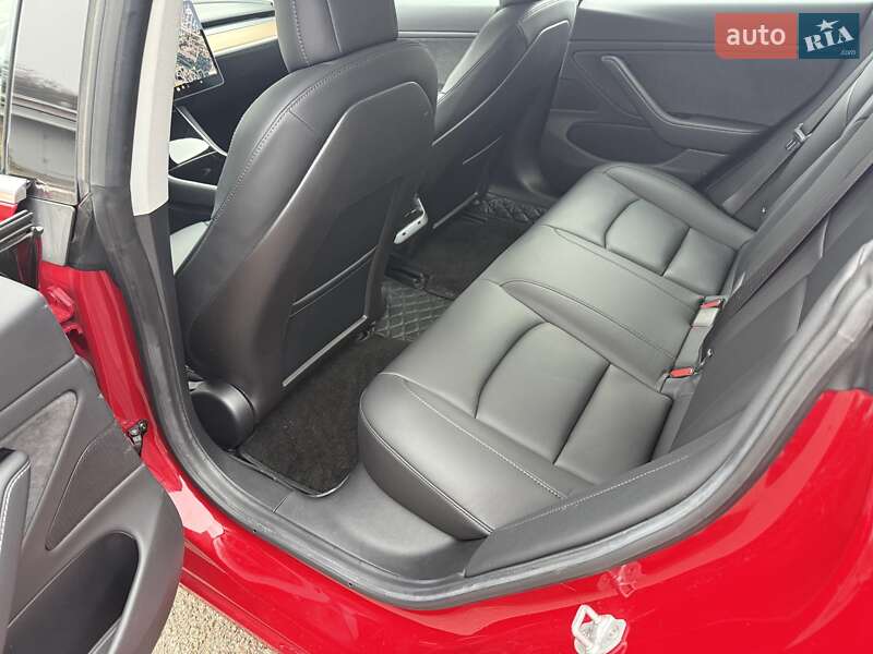 Седан Tesla Model 3 2018 в Киеве