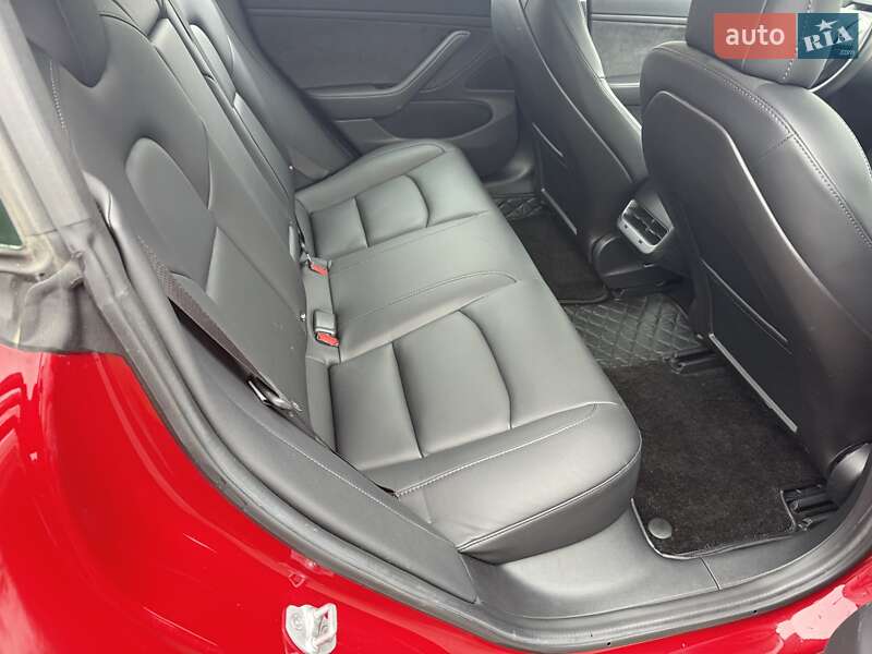 Седан Tesla Model 3 2018 в Киеве