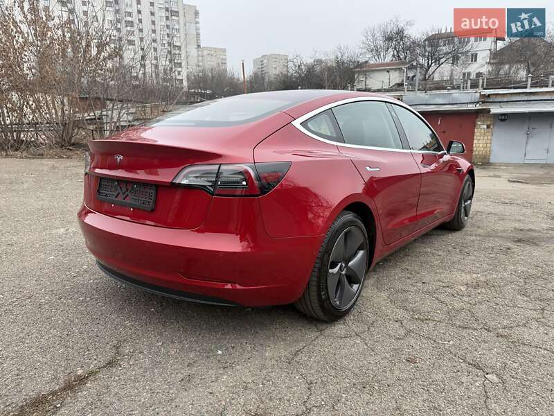 Седан Tesla Model 3 2018 в Киеве