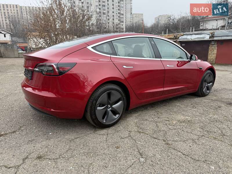Седан Tesla Model 3 2018 в Киеве