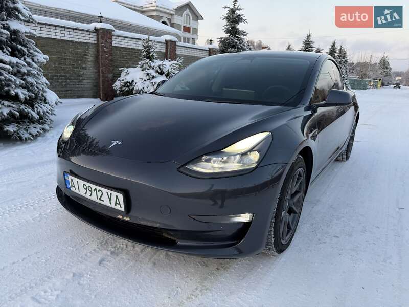 Седан Tesla Model 3 2022 в Киеве