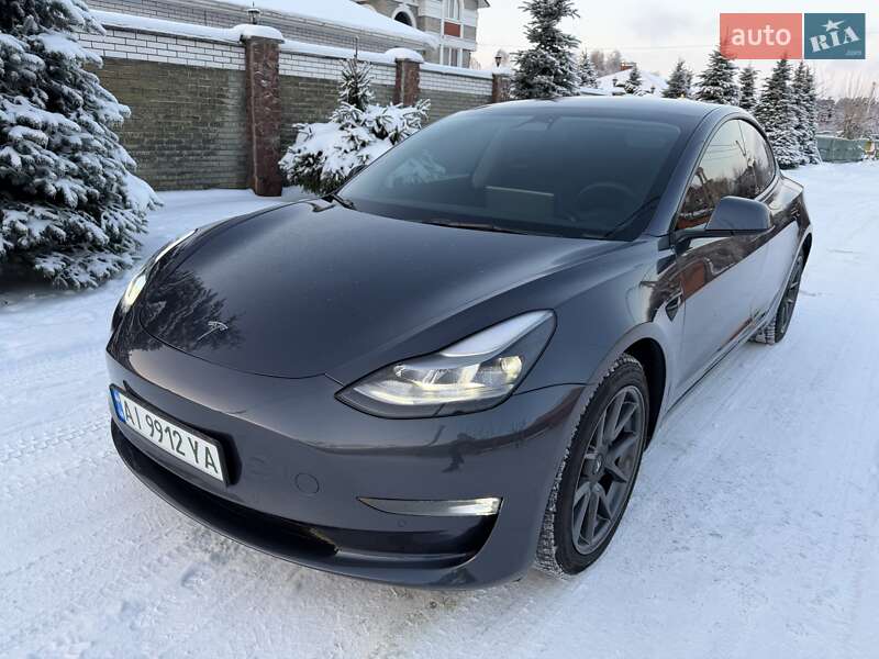 Седан Tesla Model 3 2022 в Киеве