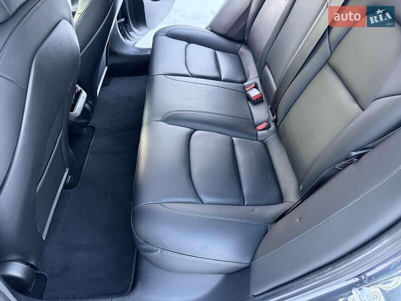 Седан Tesla Model 3 2022 в Киеве