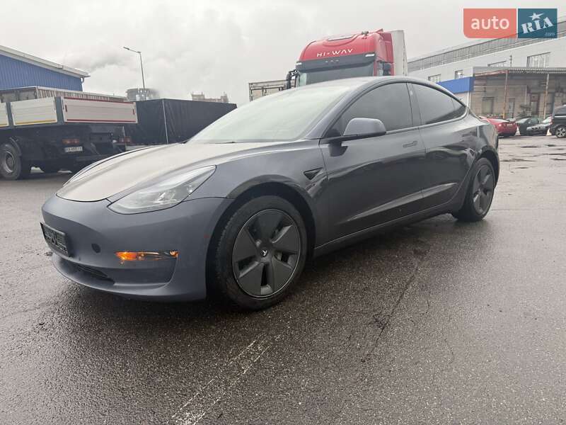 Tesla Model 3 2022