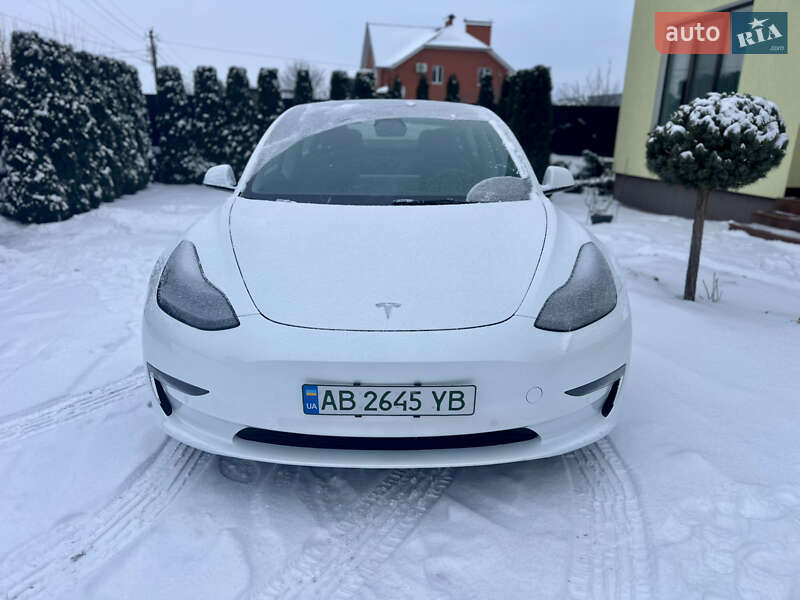 Седан Tesla Model 3 2021 в Виннице