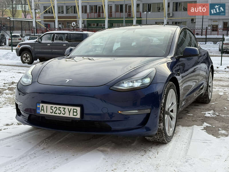 Седан Tesla Model 3 2021 в Киеве