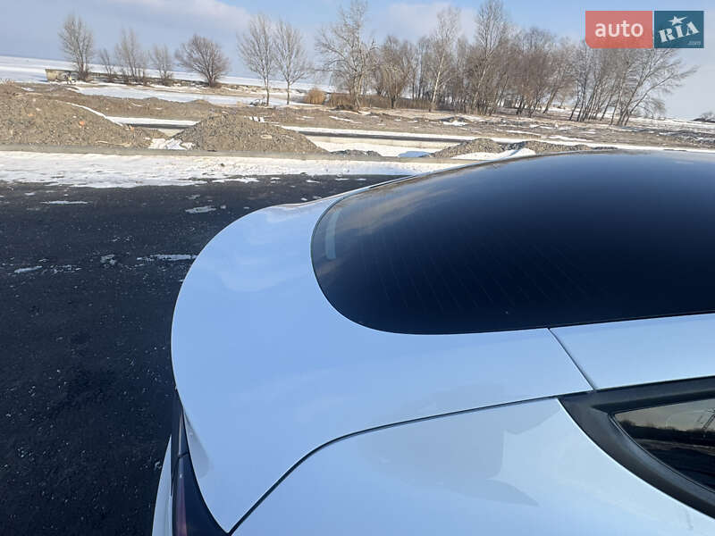 Седан Tesla Model 3 2022 в Черкассах