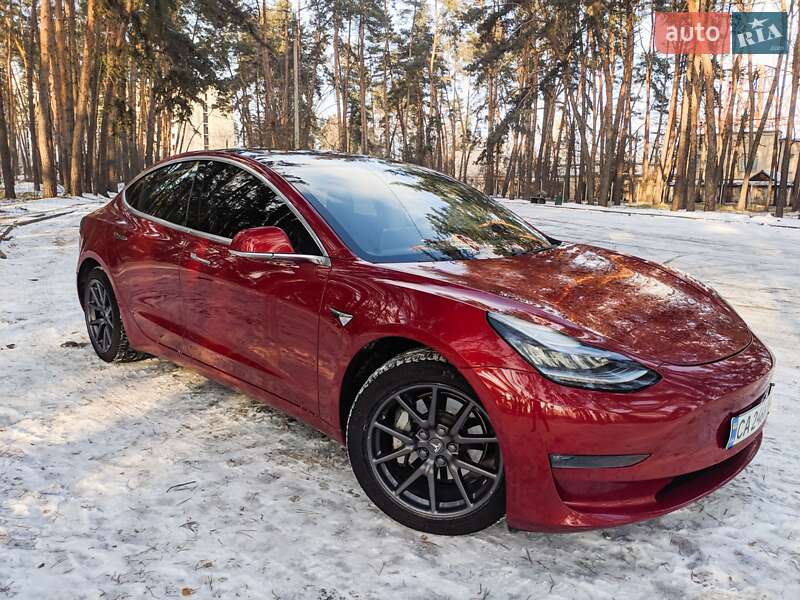 Седан Tesla Model 3 2018 в Черкассах