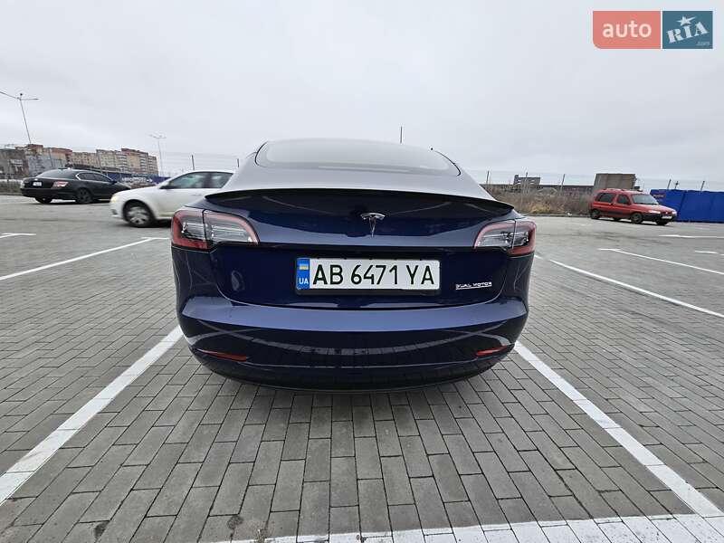 Седан Tesla Model 3 2023 в Виннице