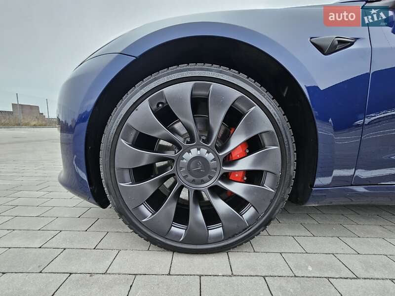 Седан Tesla Model 3 2023 в Виннице
