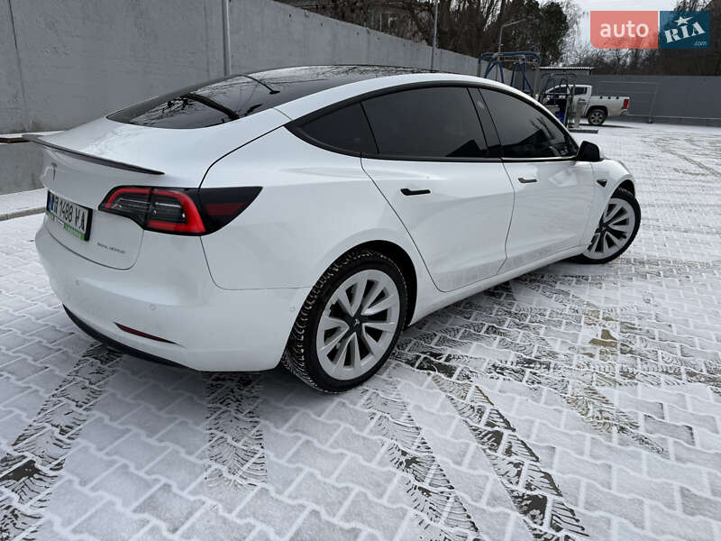 Седан Tesla Model 3 2021 в Николаеве