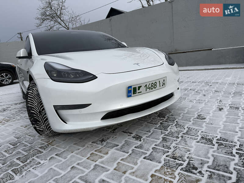 Седан Tesla Model 3 2021 в Николаеве