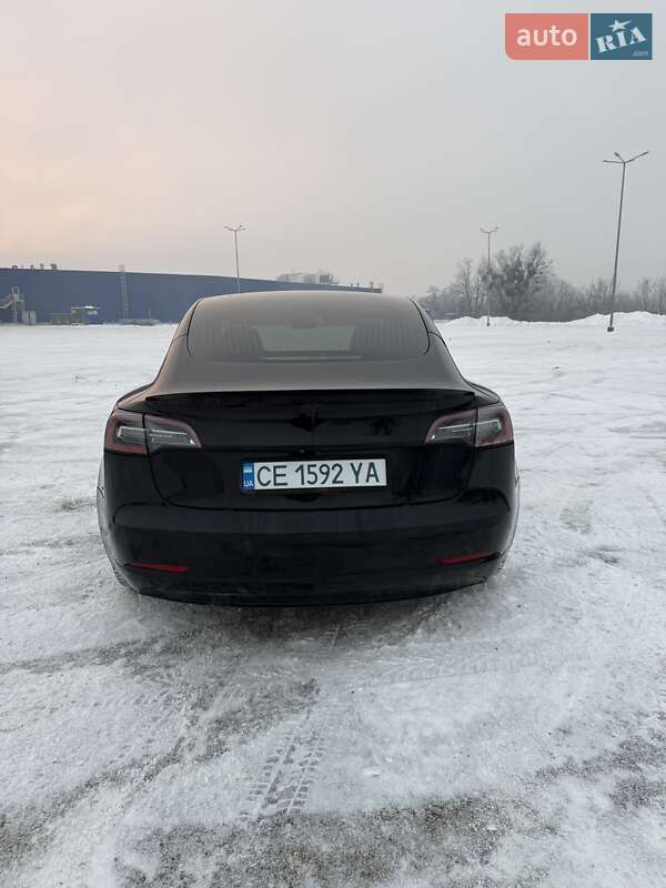 Седан Tesla Model 3 2019 в Черновцах