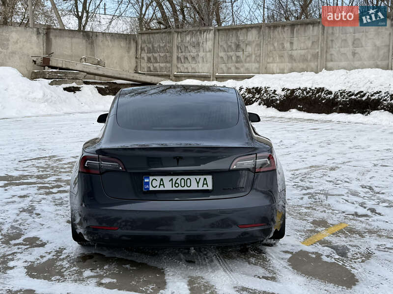 Седан Tesla Model 3 2018 в Золотоноше