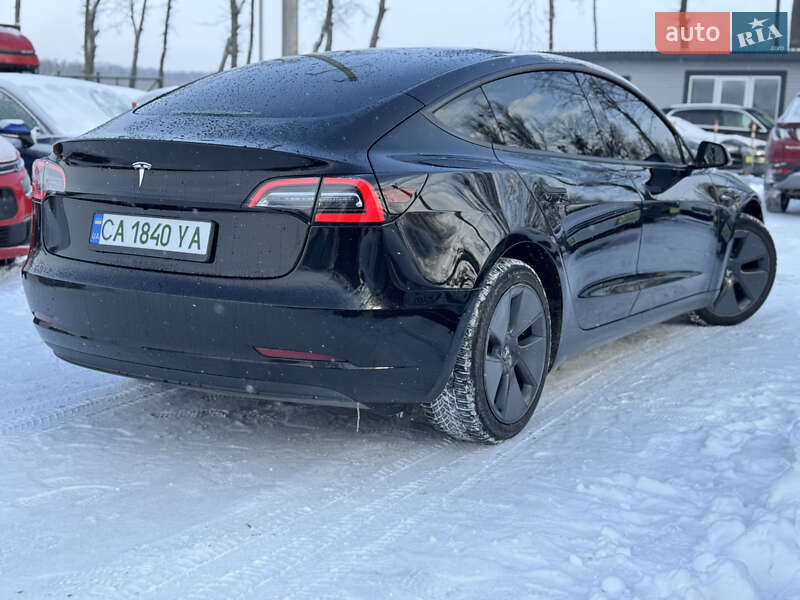 Седан Tesla Model 3 2022 в Умани