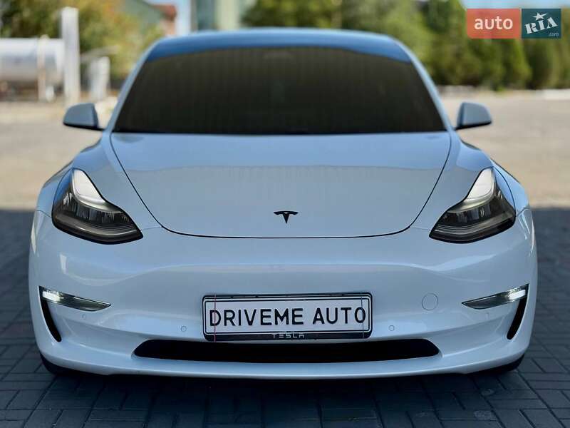 Седан Tesla Model 3 2019 в Днепре