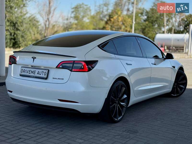 Седан Tesla Model 3 2019 в Днепре
