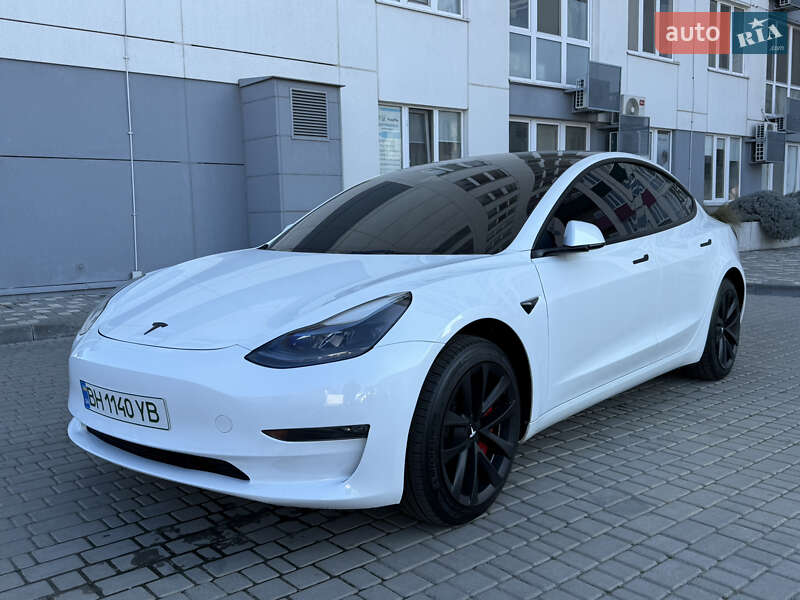 Седан Tesla Model 3 2023 в Одессе