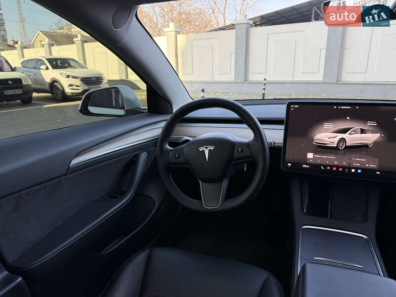 Седан Tesla Model 3 2023 в Одессе