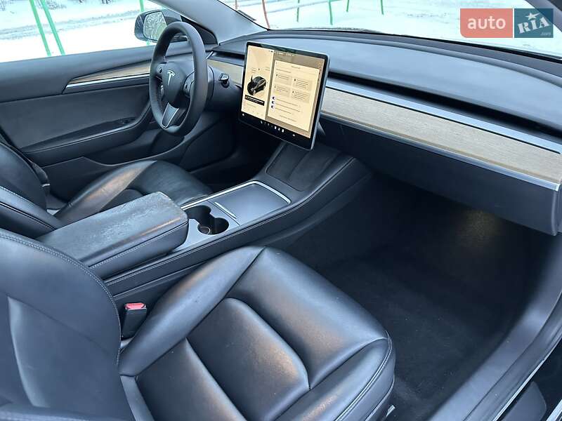 Седан Tesla Model 3 2022 в Рівному