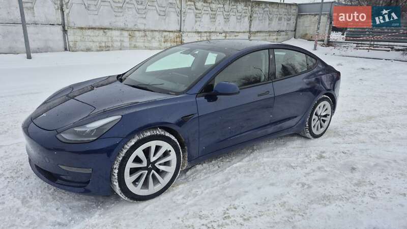 Седан Tesla Model 3 2022 в Днепре