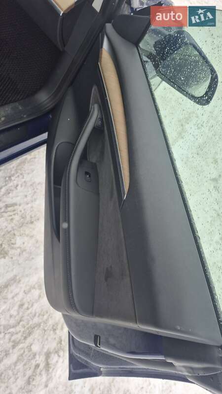 Седан Tesla Model 3 2022 в Днепре