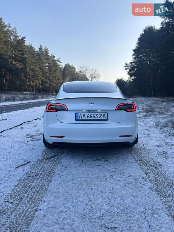 Седан Tesla Model 3 2021 в Кременчуге