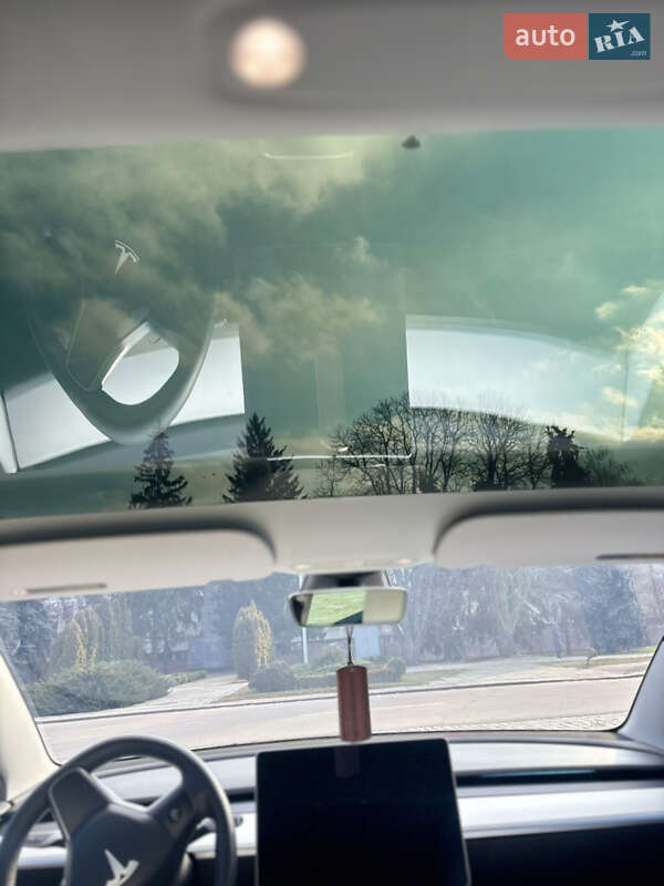 Седан Tesla Model 3 2021 в Кременчуге