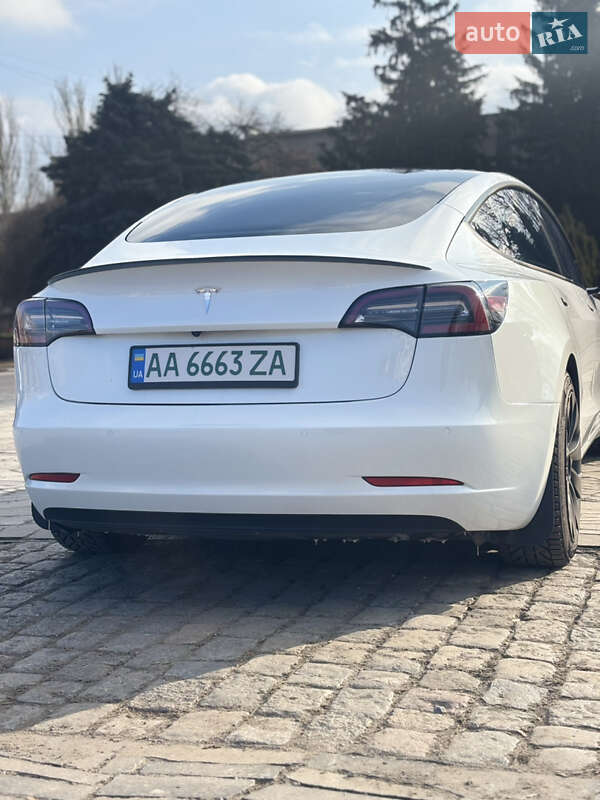 Седан Tesla Model 3 2021 в Кременчуге