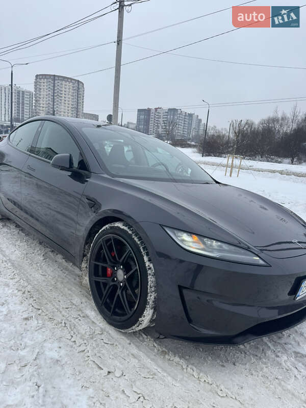 Седан Tesla Model 3 2024 в Львове