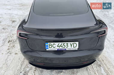 Седан Tesla Model 3 2024 в Львове