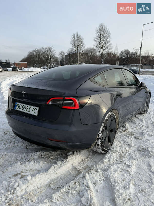 Седан Tesla Model 3 2023 в Львові