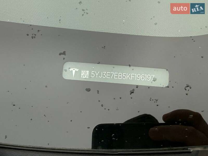 Седан Tesla Model 3 2019 в Кропивницком