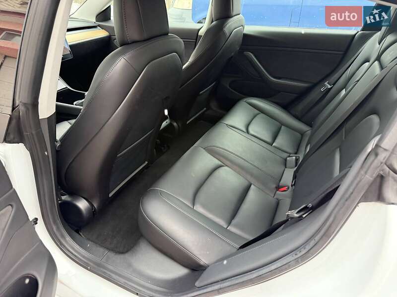 Седан Tesla Model 3 2019 в Кропивницком