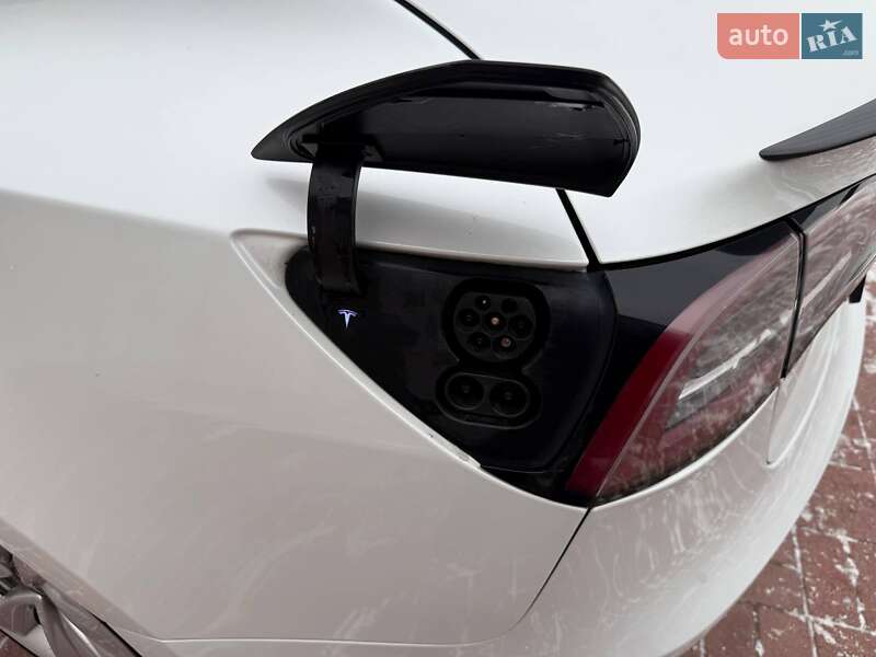 Седан Tesla Model 3 2019 в Кропивницком
