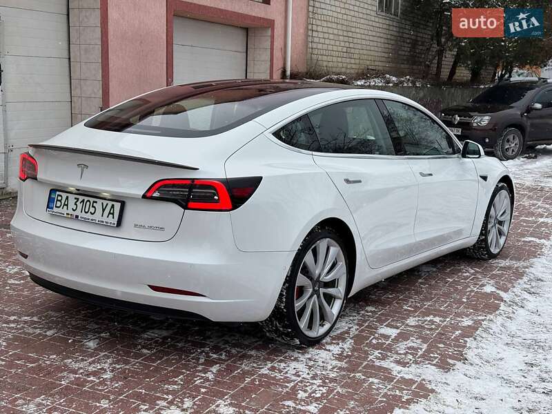 Седан Tesla Model 3 2019 в Кропивницком