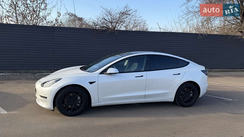 Седан Tesla Model 3 2022 в Одессе