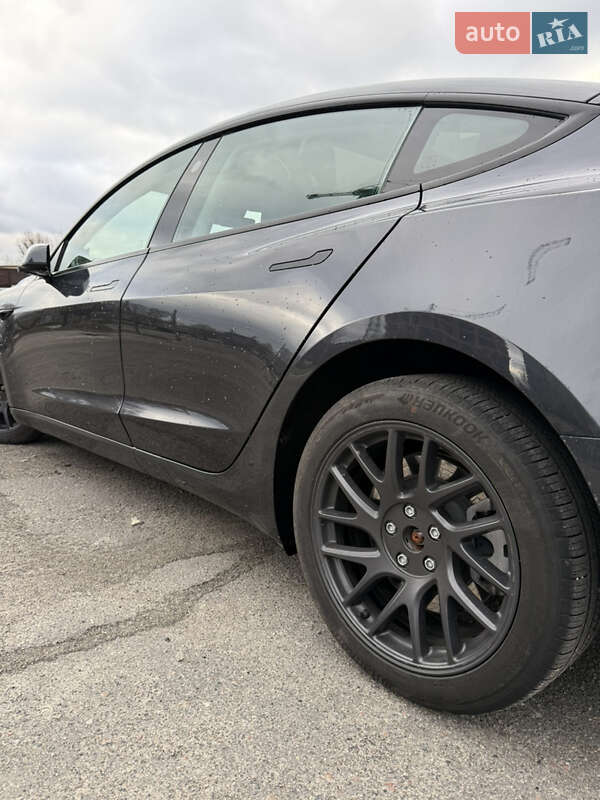 Седан Tesla Model 3 2024 в Днепре
