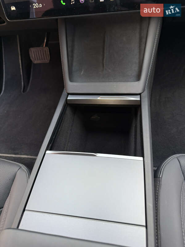 Седан Tesla Model 3 2024 в Днепре