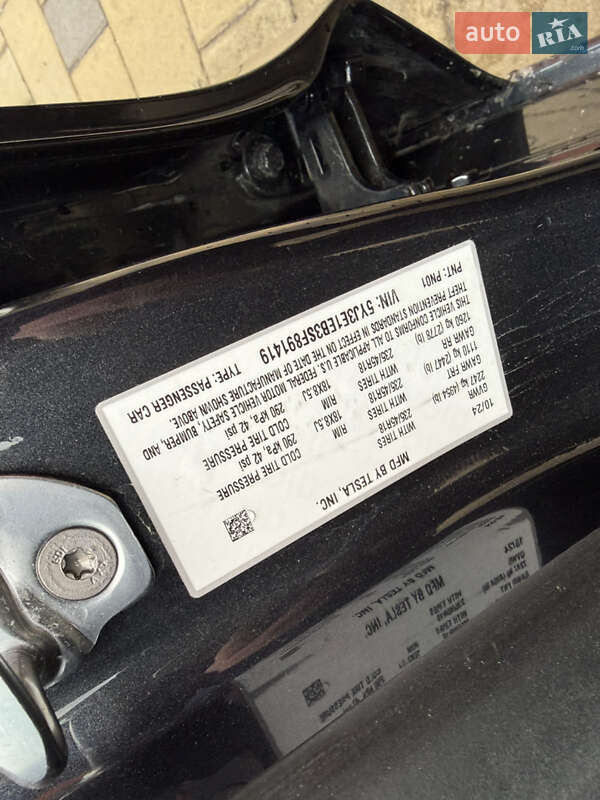 Седан Tesla Model 3 2024 в Днепре