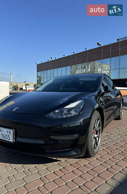 Седан Tesla Model 3 2021 в Киеве