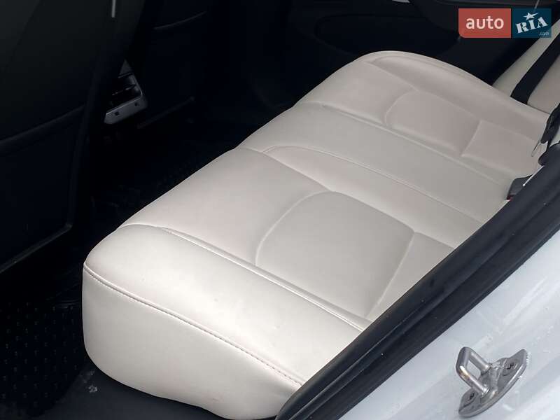 Седан Tesla Model 3 2019 в Киеве фото 15 Седан Tesla Model 3 2019 в Киеве