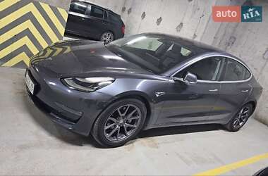 Седан Tesla Model 3 2019 в Львові