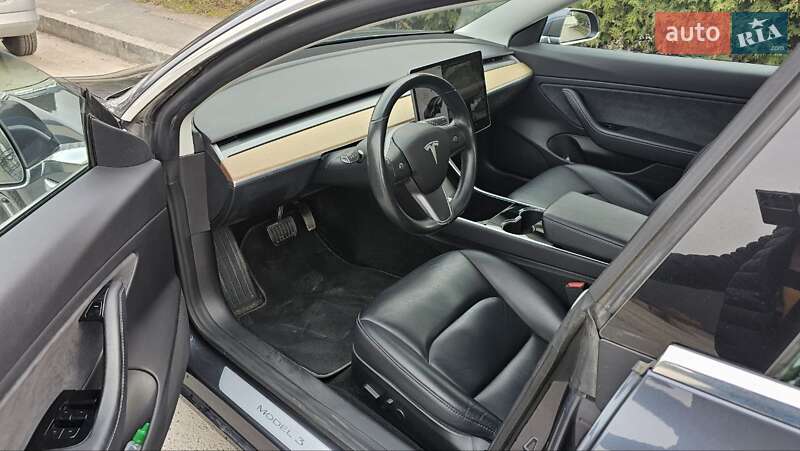Седан Tesla Model 3 2019 в Львові фото 10 Седан Tesla Model 3 2019 в Львові