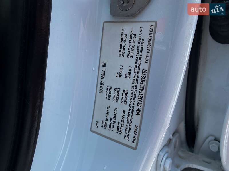 Седан Tesla Model 3 2019 в Киеве