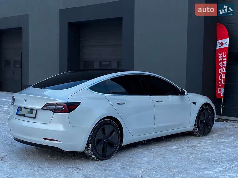 Седан Tesla Model 3 2019 в Киеве